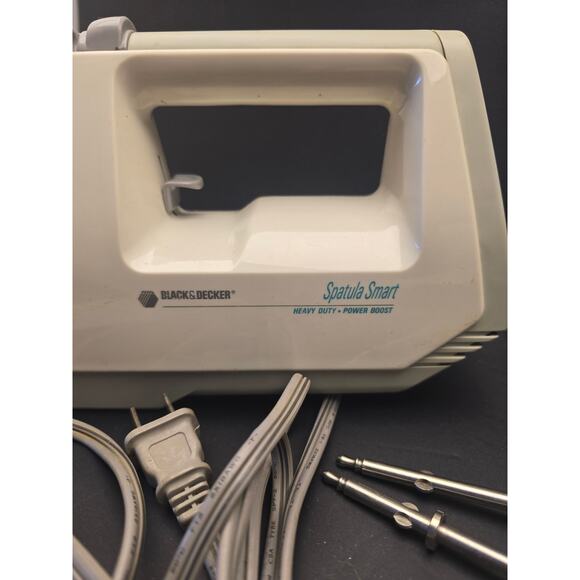 Black & Decker Spatula Smart Hand Mixer With Beaters - Picture 2 of 4